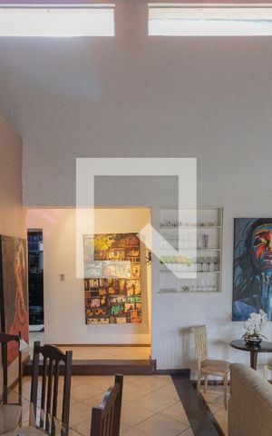 Casa para alugar com 500m², 4 quartos e 6 vagasSala