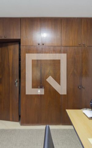 Casa para alugar com 500m², 4 quartos e 6 vagasEscritório