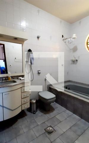 Casa à venda com 307m², 3 quartos e 2 vagas