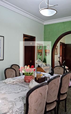 Casa à venda com 203m², 4 quartos e 3 vagas