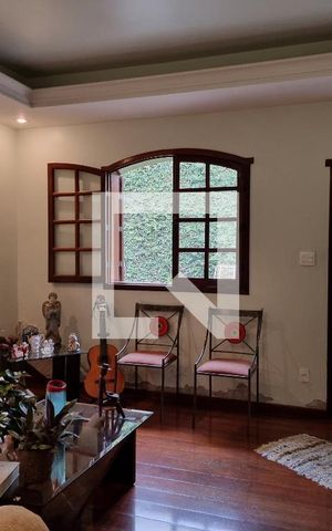 Casa à venda com 203m², 4 quartos e 3 vagas