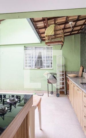Casa à venda com 227m², 4 quartos e 3 vagas