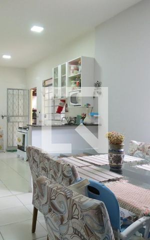 Casa à venda com 155m², 3 quartos e 4 vagas