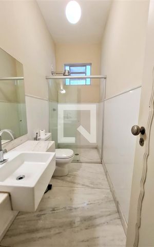 Casa à venda com 271m², 4 quartos e 2 vagas