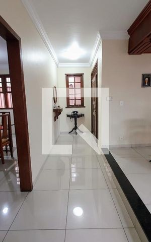 Casa para alugar com 325m², 4 quartos e 4 vagas