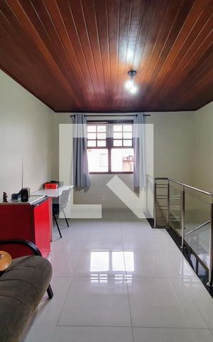 Casa para alugar com 325m², 4 quartos e 4 vagas