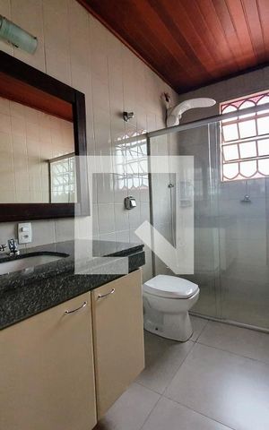 Casa para alugar com 325m², 4 quartos e 4 vagas