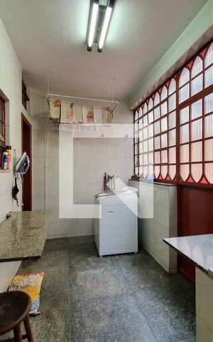 Casa para alugar com 325m², 4 quartos e 4 vagas