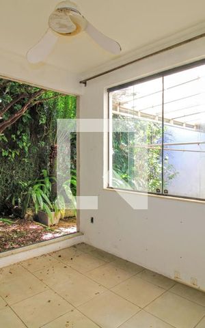 Casa à venda com 559m², 7 quartos e 8 vagas