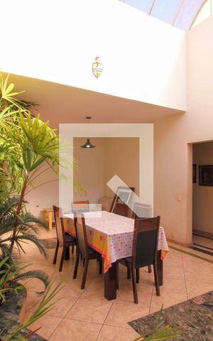 Casa à venda com 470m², 4 quartos e 5 vagas
