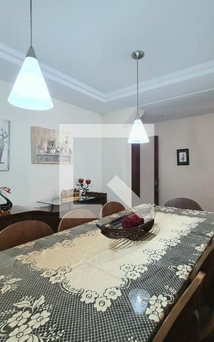 Casa à venda com 264m², 4 quartos e 2 vagas