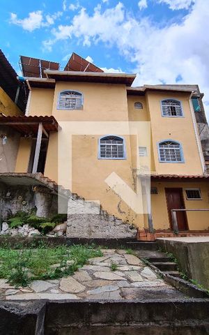 Casa à venda com 264m², 4 quartos e 2 vagas