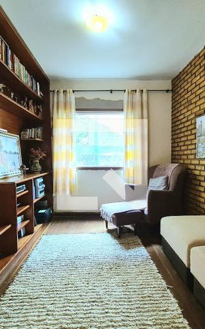Casa à venda com 264m², 4 quartos e 2 vagas
