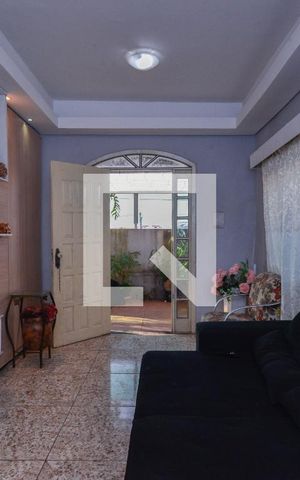 Casa à venda com 293m², 4 quartos e 1 vaga