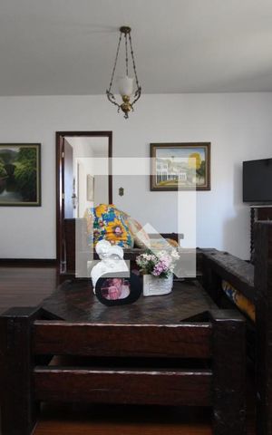 Casa à venda com 320m², 6 quartos e 3 vagas