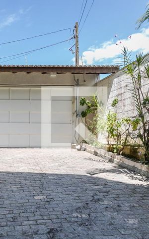 Casa para alugar com 306m², 3 quartos e 4 vagasFachada