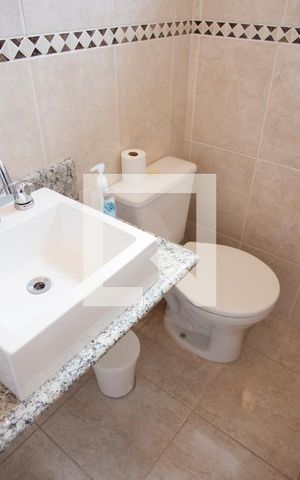Casa de condomínio à venda com 100m², 3 quartos e 2 vagasBanheiro da Suíte 