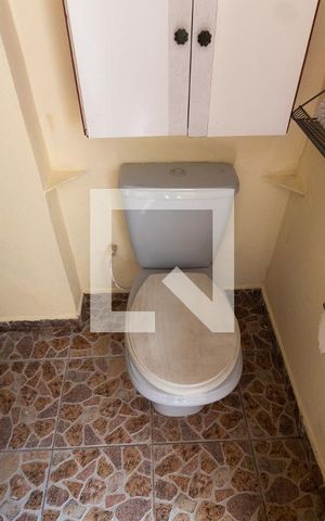 Apartamento à venda com 150m², 3 quartos e sem vaga Apartamento à venda com 150m², 3 quartos e sem vagaBanheiro de Serviço
