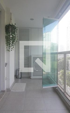 Apartamento à venda com 67m², 2 quartos e 1 vagaVaranda