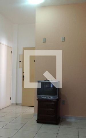 Casa à venda com 680m², 8 quartos e 9 vagasQuarto 2 - Suíte