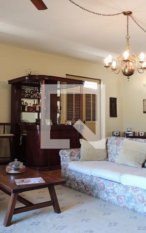 Casa à venda com 680m², 8 quartos e 9 vagasSala 1