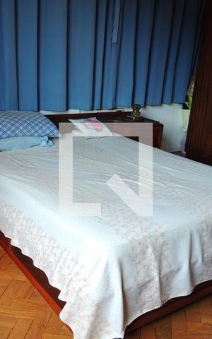 Casa à venda com 680m², 8 quartos e 9 vagasQuarto 3 - Armários