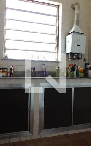Casa à venda com 680m², 8 quartos e 9 vagasBanheiro Social 1