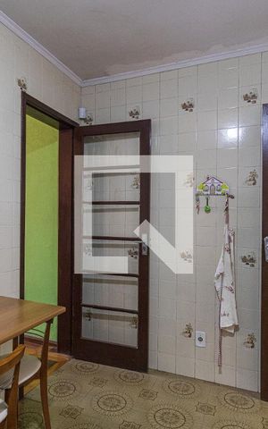 Casa à venda com 265m², 3 quartos e 3 vagas Casa à venda com 265m², 3 quartos e 3 vagasCozinha