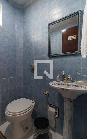 Casa à venda com 265m², 3 quartos e 3 vagas Casa à venda com 265m², 3 quartos e 3 vagasLavabo