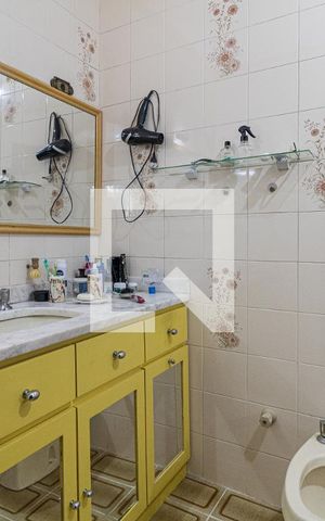 Casa à venda com 265m², 3 quartos e 3 vagas Casa à venda com 265m², 3 quartos e 3 vagasBanheiro da Suíte