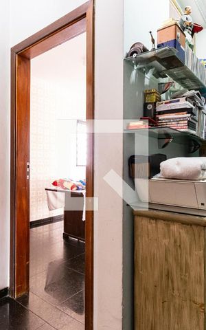 Casa à venda com 300m², 4 quartos e 5 vagas Casa à venda com 300m², 4 quartos e 5 vagasCorredor