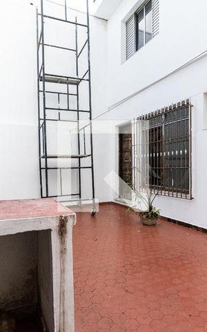 Casa à venda com 300m², 4 quartos e 5 vagas Casa à venda com 300m², 4 quartos e 5 vagasQuintal/ lavanderia