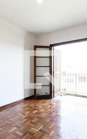 Casa à venda com 300m², 4 quartos e 5 vagas Casa à venda com 300m², 4 quartos e 5 vagasSuíte 1