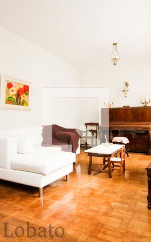 Casa à venda com 260m², 4 quartos e 2 vagas