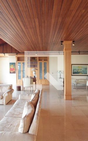 Casa à venda com 1224m², 4 quartos e 6 vagas