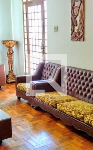Casa à venda com 340m², 3 quartos e 2 vagas