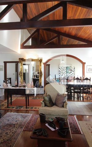 Casa à venda com 523m², 6 quartos e 4 vagas