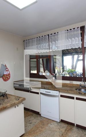 Casa à venda com 523m², 6 quartos e 4 vagas