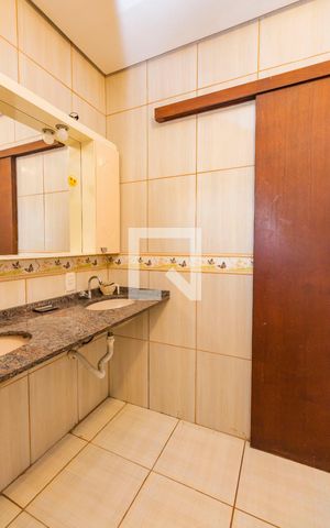 Casa à venda com 280m², 3 quartos e 2 vagas Casa à venda com 280m², 3 quartos e 2 vagasBanheiro