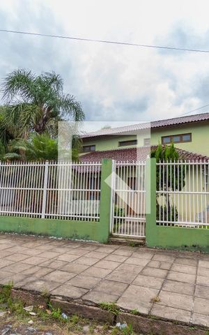 Casa à venda com 280m², 3 quartos e 2 vagas Casa à venda com 280m², 3 quartos e 2 vagasFachada da casa