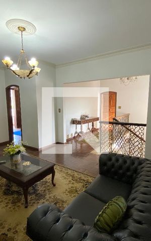 Casa à venda com 716m², 4 quartos e 5 vagas