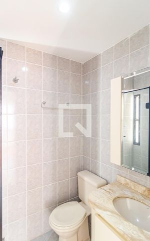 Apartamento para alugar com 60m², 3 quartos e 1 vaga Apartamento para alugar com 60m², 3 quartos e 1 vagaBanheiro Social