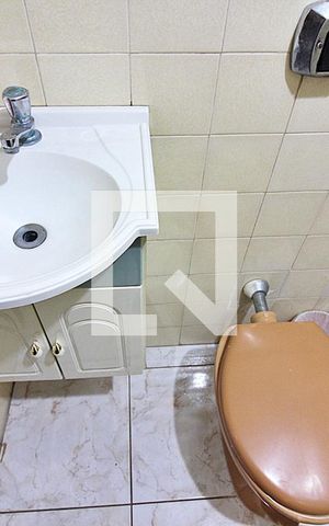 Casa à venda com 190m², 5 quartos e 2 vagasBanheiro de Serviço
