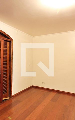 Casa à venda com 190m², 5 quartos e 2 vagasQuarto 3 - Suíte
