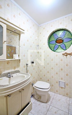 Casa à venda com 190m², 5 quartos e 2 vagasBanheiro Social
