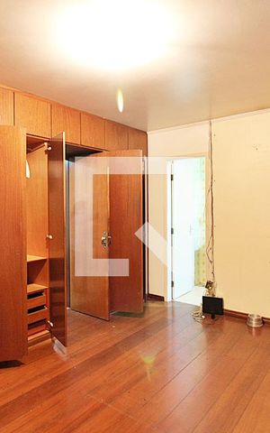 Casa à venda com 190m², 5 quartos e 2 vagasQuarto 3 - Suíte