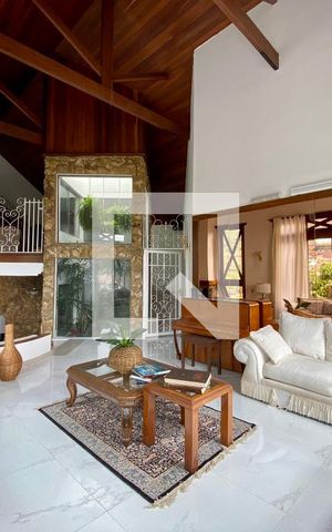 Casa à venda com 700m², 6 quartos e 6 vagas
