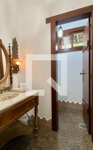 Casa à venda com 700m², 6 quartos e 6 vagas