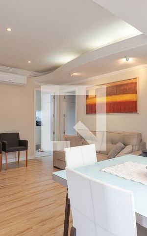 Apartamento à venda com 168m², 3 quartos e 2 vagas Apartamento à venda com 168m², 3 quartos e 2 vagasSala