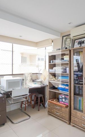 Apartamento à venda com 168m², 3 quartos e 2 vagas Apartamento à venda com 168m², 3 quartos e 2 vagasEscritório